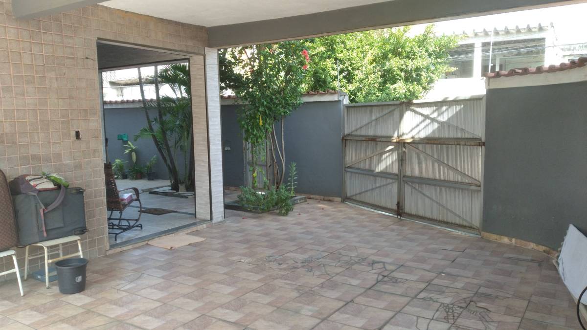 Duque de Caxias Centro Casa com 6 quartos 4 vagas de garagem Perto do Calçadão - Paulo Rangel - Corretor de Imóveis