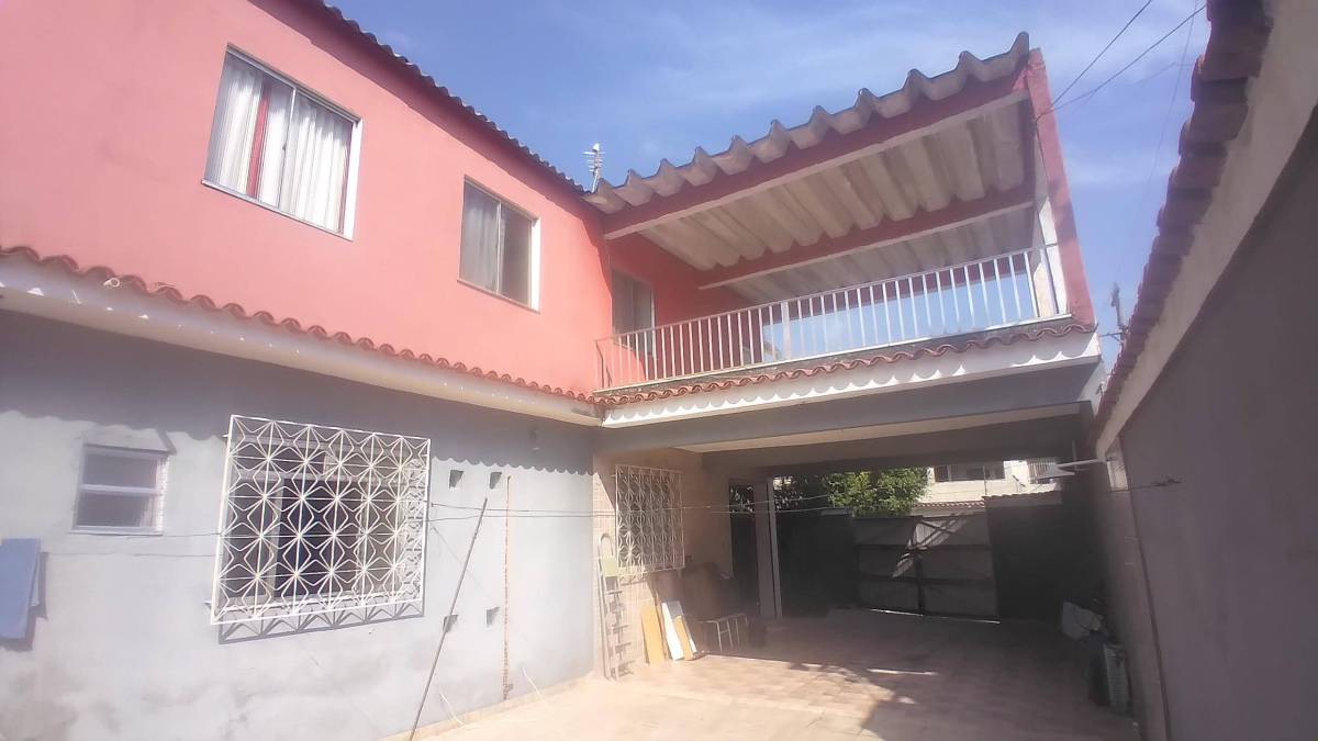 Casa à venda com 6 quartos - Centro,Duque de Caxias